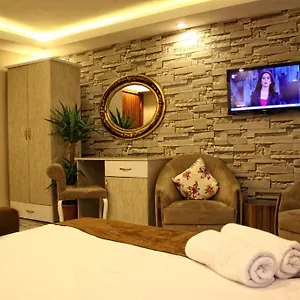 Life 3*, İstanbul Türkiye